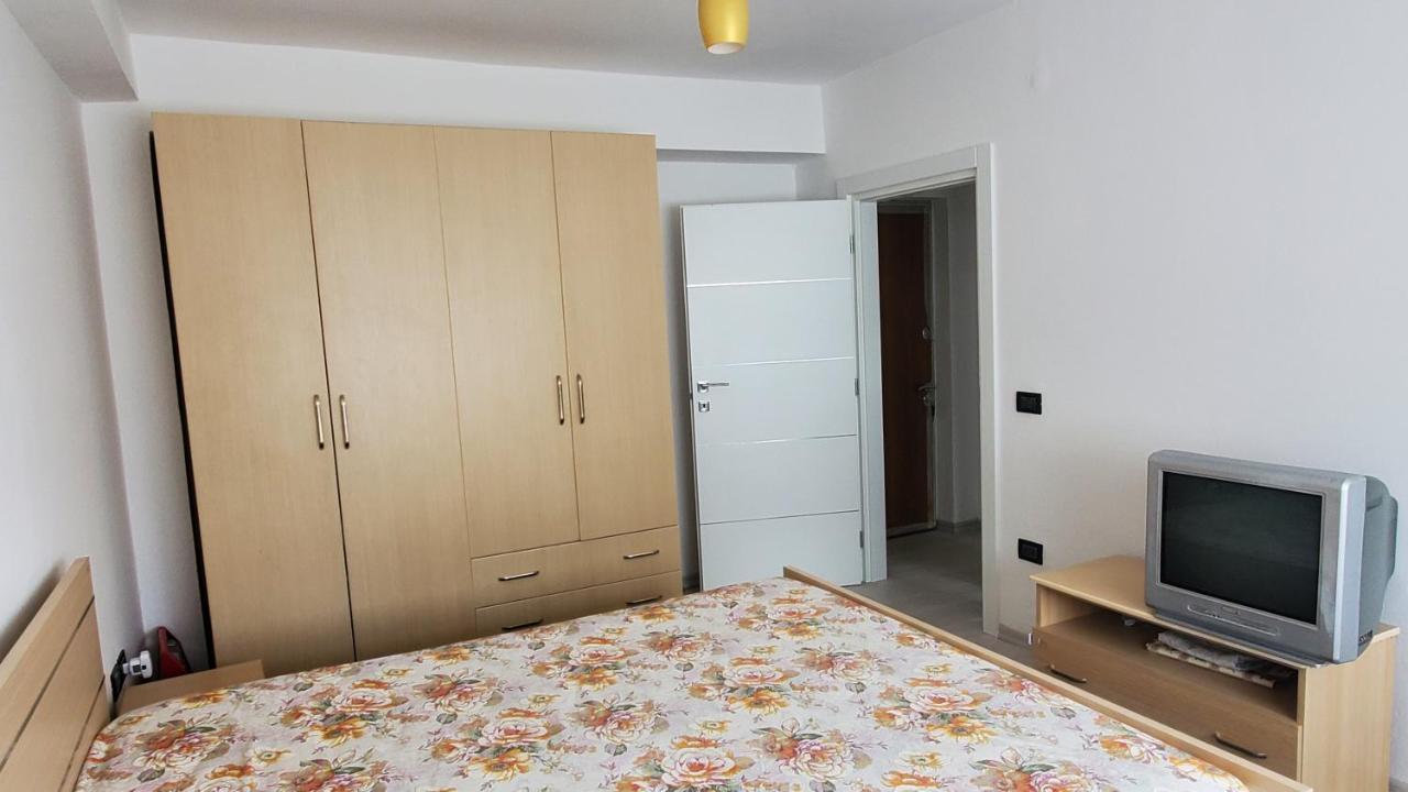 Olsi Lägenhet Vlorë Exteriör bild